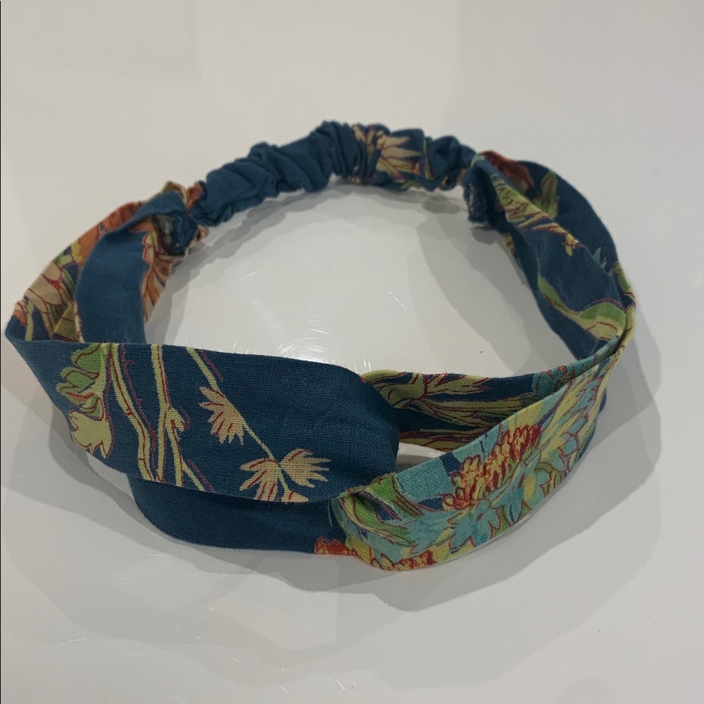 Teal floral headband twisted 21-22 cir head